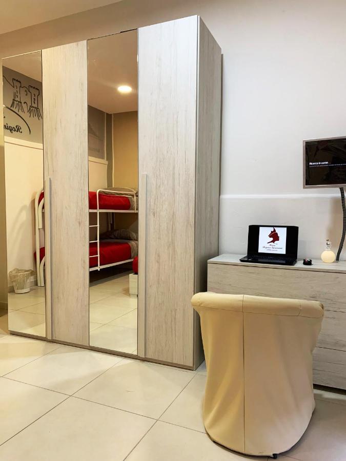 Home Regina Giovanna Naples Luaran gambar