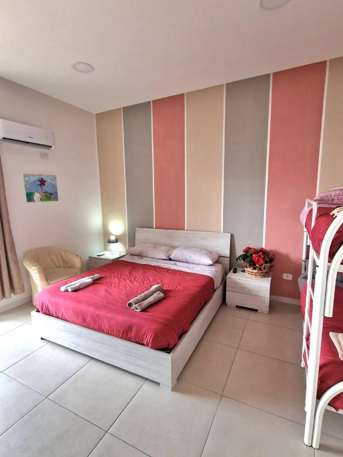 Home Regina Giovanna Naples Luaran gambar